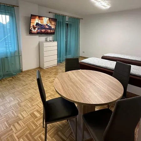 Apartamento Monteurwohnung In *